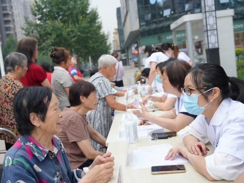 红心向党 医心为民，彭州市人民医院举行“庆七一”大型义诊活动